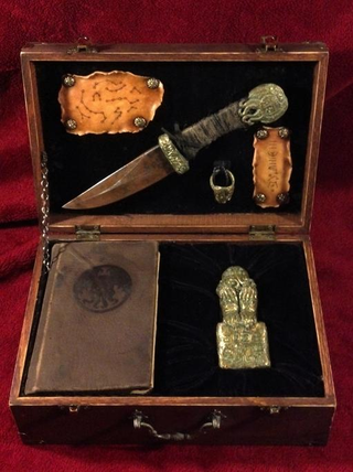 Illustration for article titled Summon Old Ones with these painstakingly crafted HP Lovecraft props